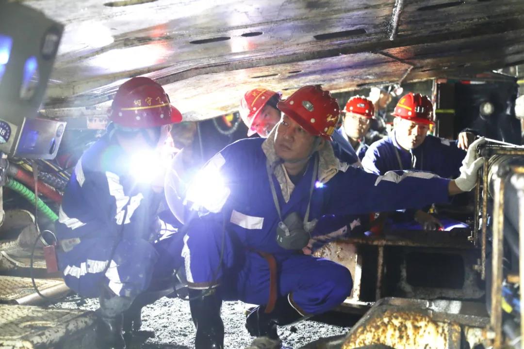 1627900646829546.jpeg 综采队3.jpg