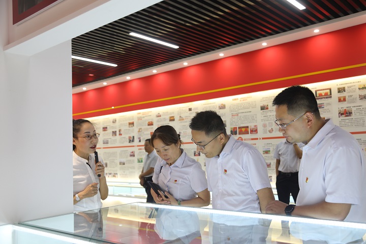 1630030569233791.jpeg 参观进建中.jpg