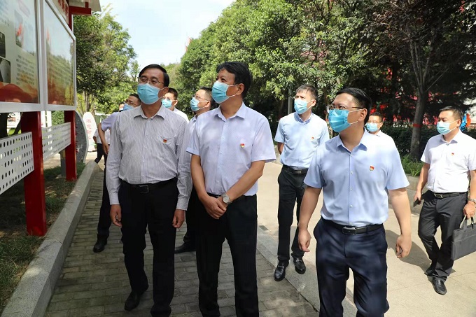 1630030673194924.jpeg 参观澄合文化发展展览.jpg