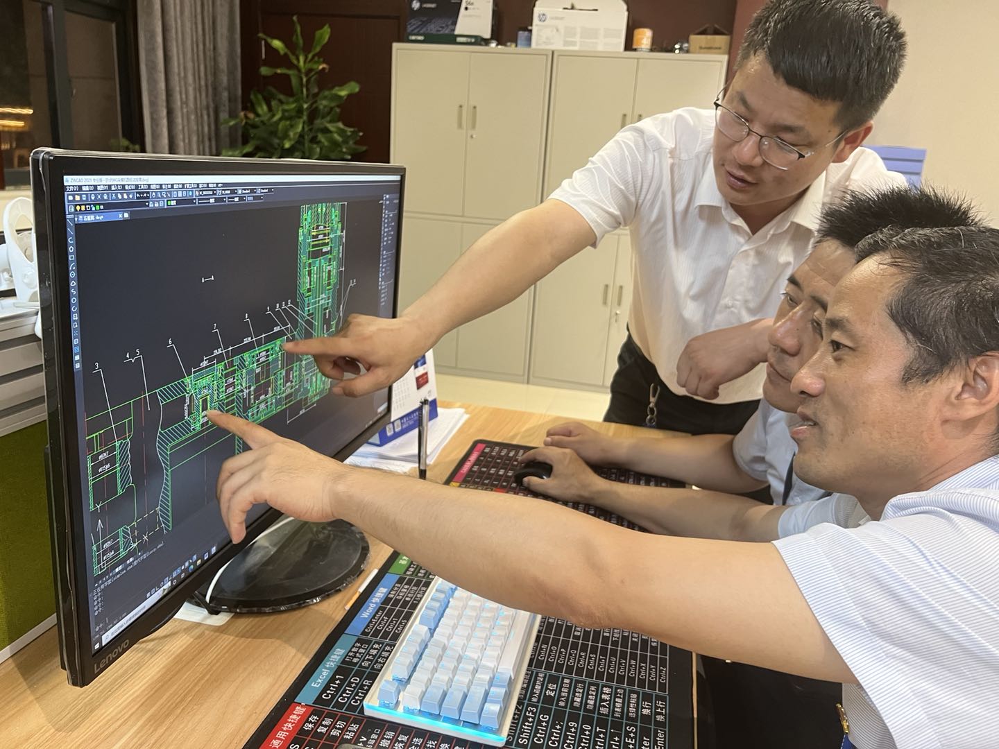 1656563227673565.jpeg ͼһ-×÷Õß¹ùÏþ¶°.jpg