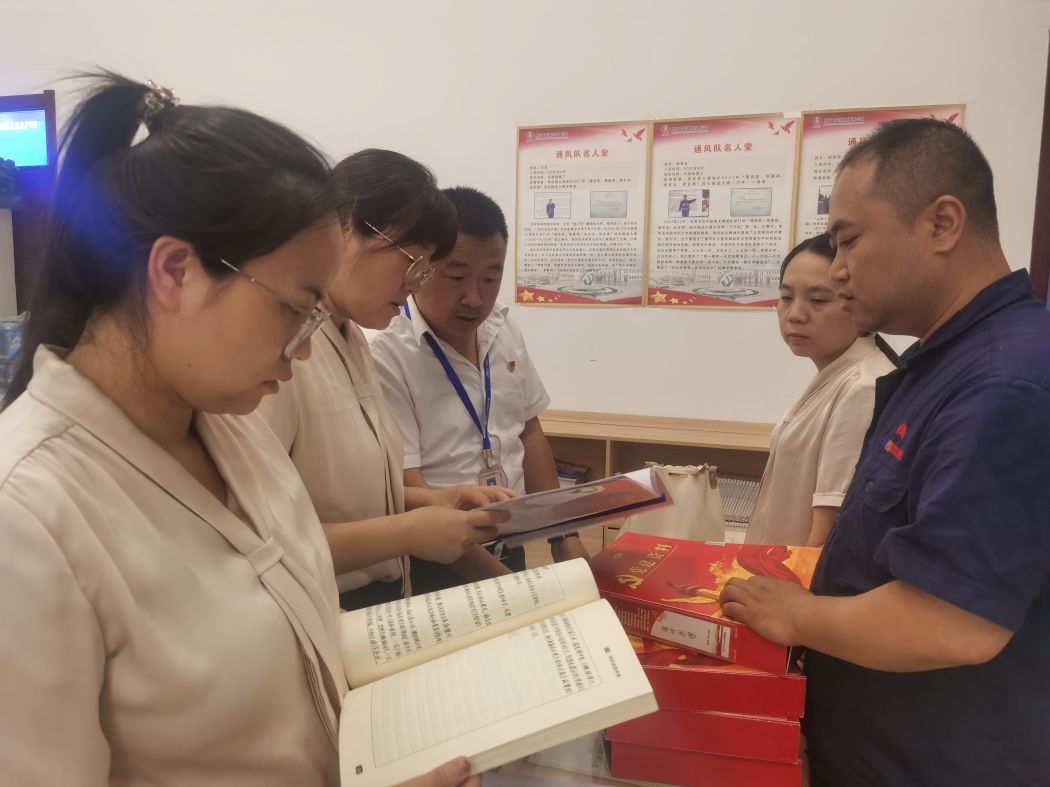 1691835656767029.jpeg 对标进建袁大滩透风队党支部现场 白姣提供.jpg