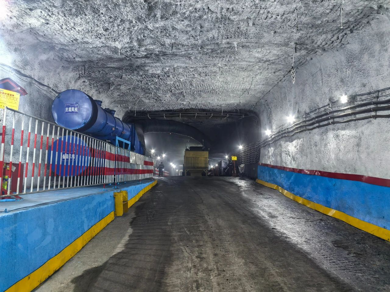 1745887493673327.jpeg 1.jpg