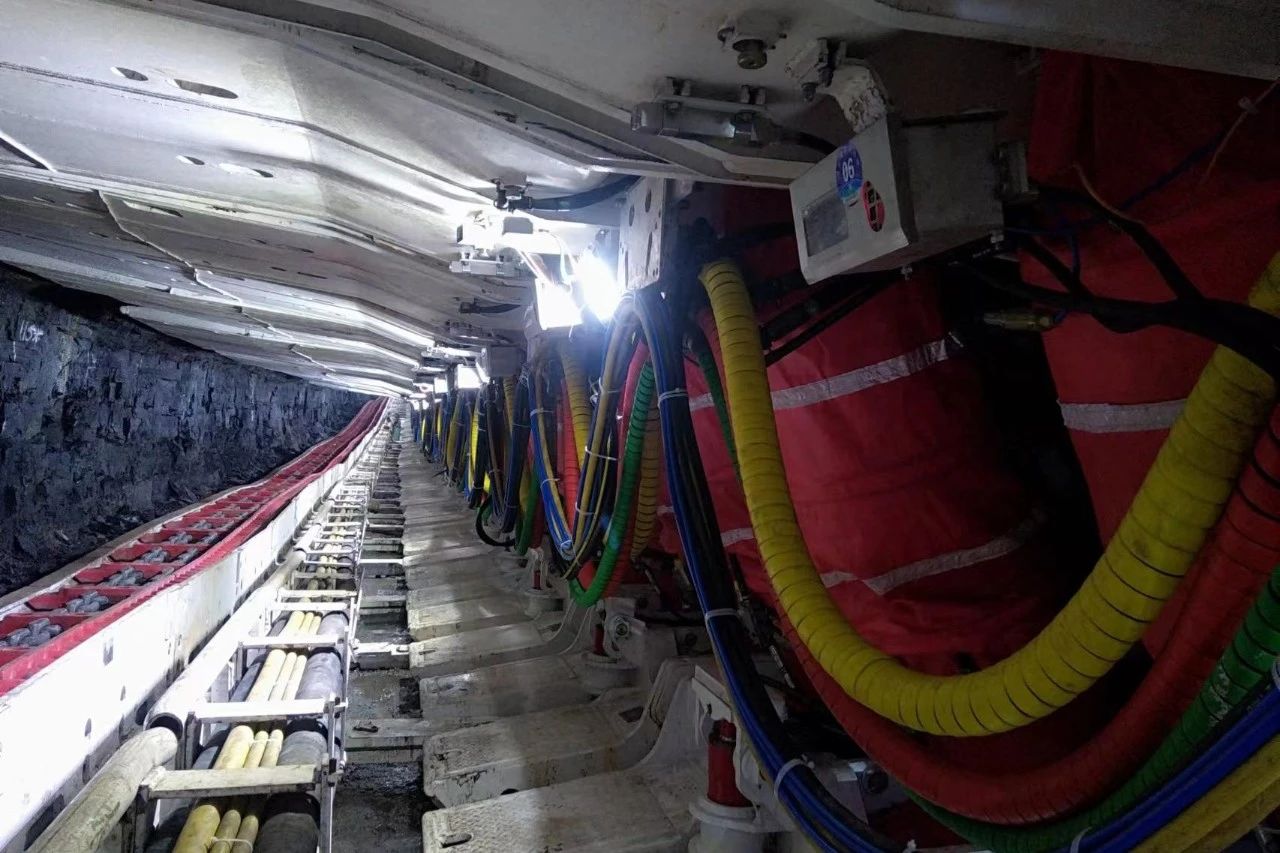 1756263102551826.jpeg 2.jpg