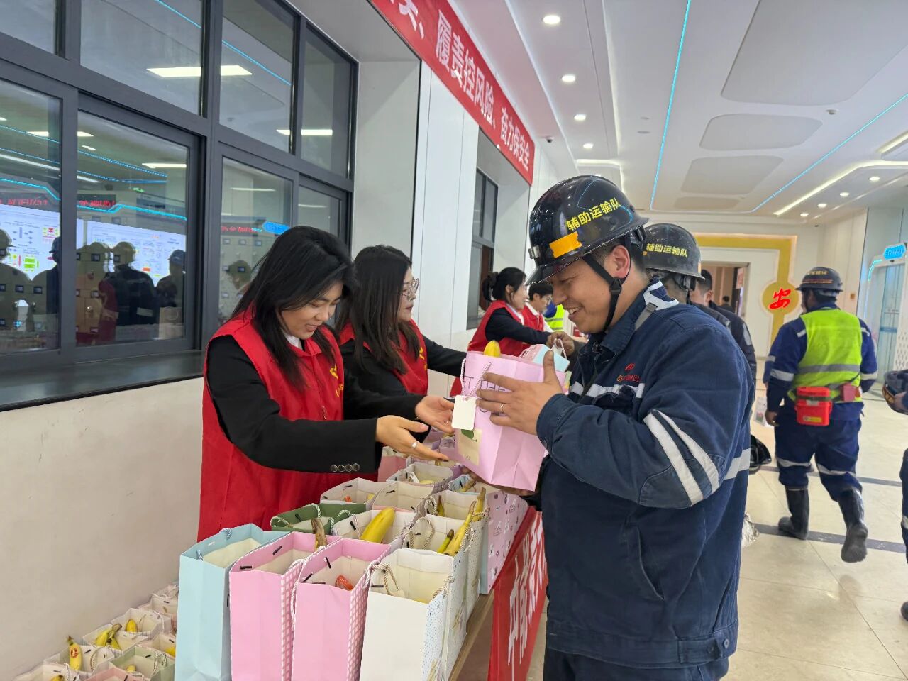 1764036365335219.jpeg 3.jpg